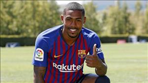 Tân binh tai tiếng của Barca hạnh phúc sau màn chào sân Camp Nou