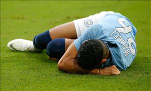 Guardiola lo lắng cho chấn thương của “bom tấn” Man City