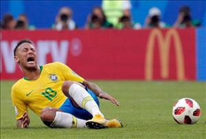 Ronaldo bảo vệ thói ăn vạ của Neymar