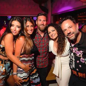 Vợ chồng Messi liên tục gặp người nổi tiếng trong kỳ nghỉ hè 2018