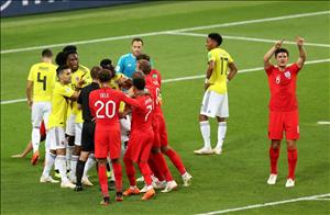 Mourinho bất ngờ trước tài… “đóng kịch” của tuyển thủ Anh