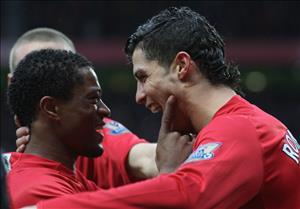Evra khuyên Ronaldo từ chối MU, gia nhập Juventus