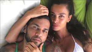Bồ Dani Alves đáp trả cáo buộc 'ăn bám' bạn trai