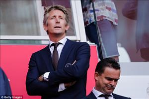 Van Der Sar thừa nhận hứng thú với nhiệm vụ giải cứu MU