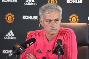 Giơ cúp ra đếm, Mourinho bị chê trách vì làm việc thừa thãi