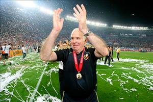 Luis Aragonés: Nhà hiền triết mở ra kỷ nguyên mới của La Roja (P2)