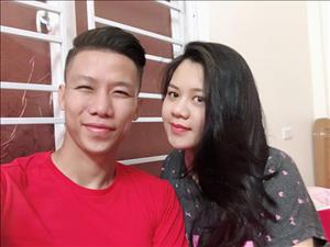 Trung vệ Quế Ngọc Hải khoe con gái mới sinh