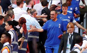 Tân HLV Sarri nói gì sau thất bại đầu tiên cùng Chelsea?