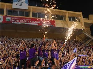 Tập thể Hà Nội làm điều bất ngờ khi ăn mừng chức vô địch V-League 2018