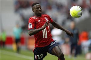 Barca muốn đánh bại MU và Arsenal vụ Nicolas Pepe
