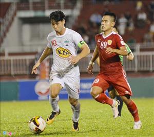 Dẫn đầu danh sách vua phá lưới nội, Công Phượng đi vào lịch sử HAGL