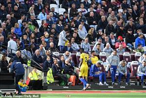 Để West Ham cầm hòa, Chelsea còn nhận thêm tin buồn từ trụ cột