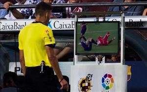 Bị cầm hòa, người Barca đồng loạt chê bai VAR