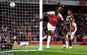 Arsenal 3-1 Brentford: Đi tiếp nhờ Welbeck