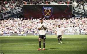 Mourinho đổ lỗi cho trọng tài sau trận thua thảm West Ham