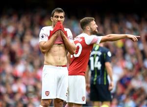 3 cách để HLV Emery cải thiện hàng thủ Arsenal