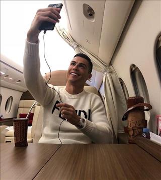Ronaldo bị chửi sấp mặt vụ bom tấn của Cardiff mất tích
