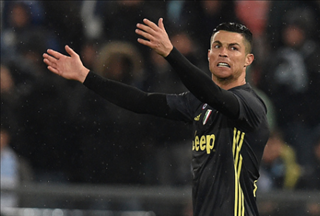 Lazio 1-2 Juventus: Ronaldo giải cứu “Lão bà” trên chấm 11m