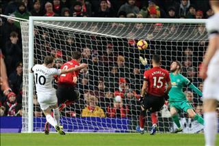 Điểm tin bóng đá sáng 30/01: MU đứt mạch thắng, Man City thua sốc