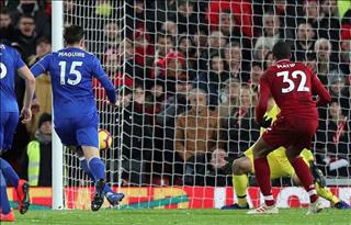 Liverpool bị Leicester cầm hòa: Vì đây là Premier League!