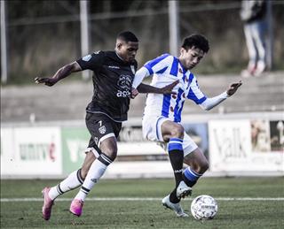 CĐV Việt Nam phá đảo Heerenveen sau trận đấu của Văn Hậu