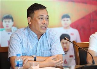 BLV Quang Tùng phản pháo bầu Đức trong chuyện vô địch V-League của HAGL
