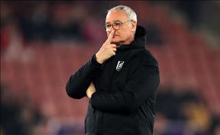 "Gã thợ hàn" Ranieri bị sa thải