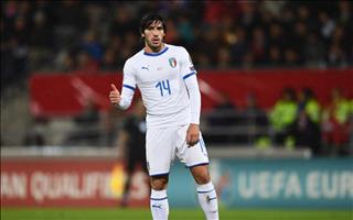 Mục tiêu của MU nói gì khi được so sánh với Pirlo và Gattuso?