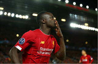 Liverpool thắng hú vía, Mane mở lời khen ngợi Salzburg