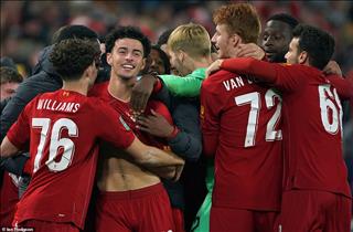 Liverpool 5-5 (pen 5-4) Arsenal: The Kop vào tứ kết cúp Liên đoàn Anh sau đại tiệc ở Anfield
