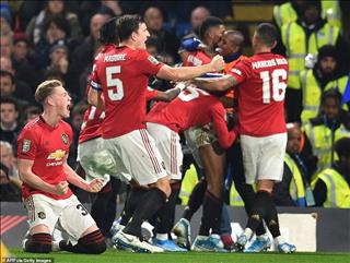 Chelsea 1-2 MU: Rashford lên đồng, Quỷ đỏ bắn hạ The Blues ngay tại Stamford Bridge