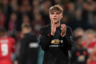 Hòa nhạt nhẽo AZ Alkmaar, Solskjaer vẫn ấn tượng với 1 sao trẻ MU