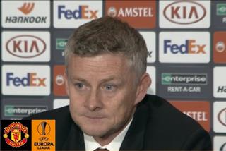 VIDEO: Hòa thất vọng trước AZ Alkmaar, Solskjaer đổ lỗi cho trọng tài