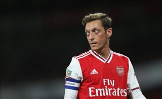 Đây! Lý do Mesut Ozil vắng mặt trước Bournemouth