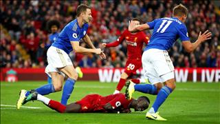 Mane bị tình nghi ngã vờ ở tình huống penalty quyết định trước Leicester