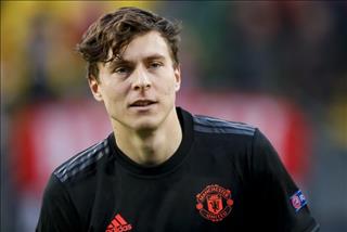 Vì sao Victor Lindelof bị gạch khỏi danh sách thi đấu trước Newcastle?