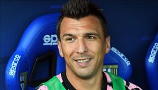 Người đại diện của Mario Mandzukic bất ngờ có mặt ở Anh