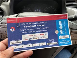 Vé chợ đen trận Việt Nam vs UAE rớt giá: Bán bằng giá gốc!