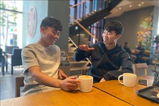 Không được lên tuyển, Minh Vương sang Hàn Quốc thăm Xuân Trường