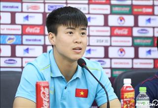 Duy Mạnh sẵn sàng đối đầu với Teerasil Dangda