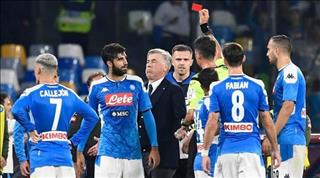 Uất ức phản ứng trọng tài, Ancelotti nhận thẻ đỏ đầu tiên trong đời