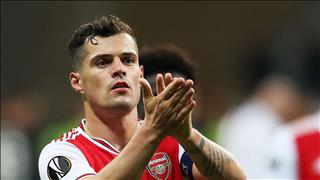 Không được NHM ủng hộ, Granit Xhaka còn ở lại Arsenal làm gì