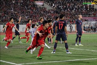 Xem lại tình huống Bùi Tiến Dũng không được công nhận bàn thắng trước Thái Lan