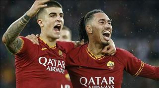 Tỏa sáng cho Roma, Giáo sư Smalling cân bằng kỷ lục của Beckham!