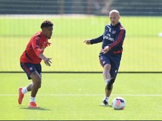 Tin nóng Bongda24h.vn hôm nay 30/11: Unai Emery chính thức bị sa thải, Lukaku yêu cầu UEFA điều tra hành vi phân biệt chủng tộc