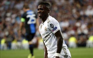 Zidane thêm một lần phũ phàng với sao trẻ Vinicius