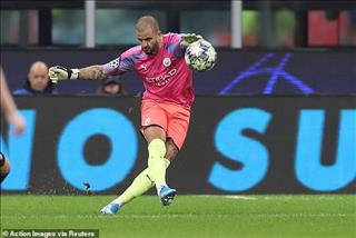 Chống dịch kiểu Kyle Walker: Tổ chức tiệc XXX rồi kêu gọi mọi người ở nhà