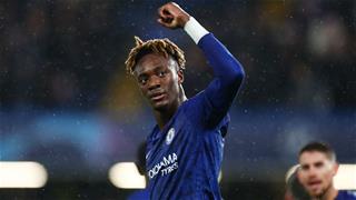 Tiếp tục nổ súng, Tammy Abraham được huyền thoại MU tâng bốc
