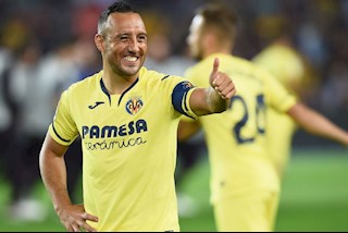 Ta yêu đời hơn khi nhìn Santi Cazorla chơi bóng