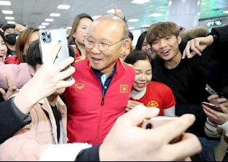 VIDEO: HLV Park Hang Seo được chào đón nồng nhiệt tại quê nhà Hàn Quốc